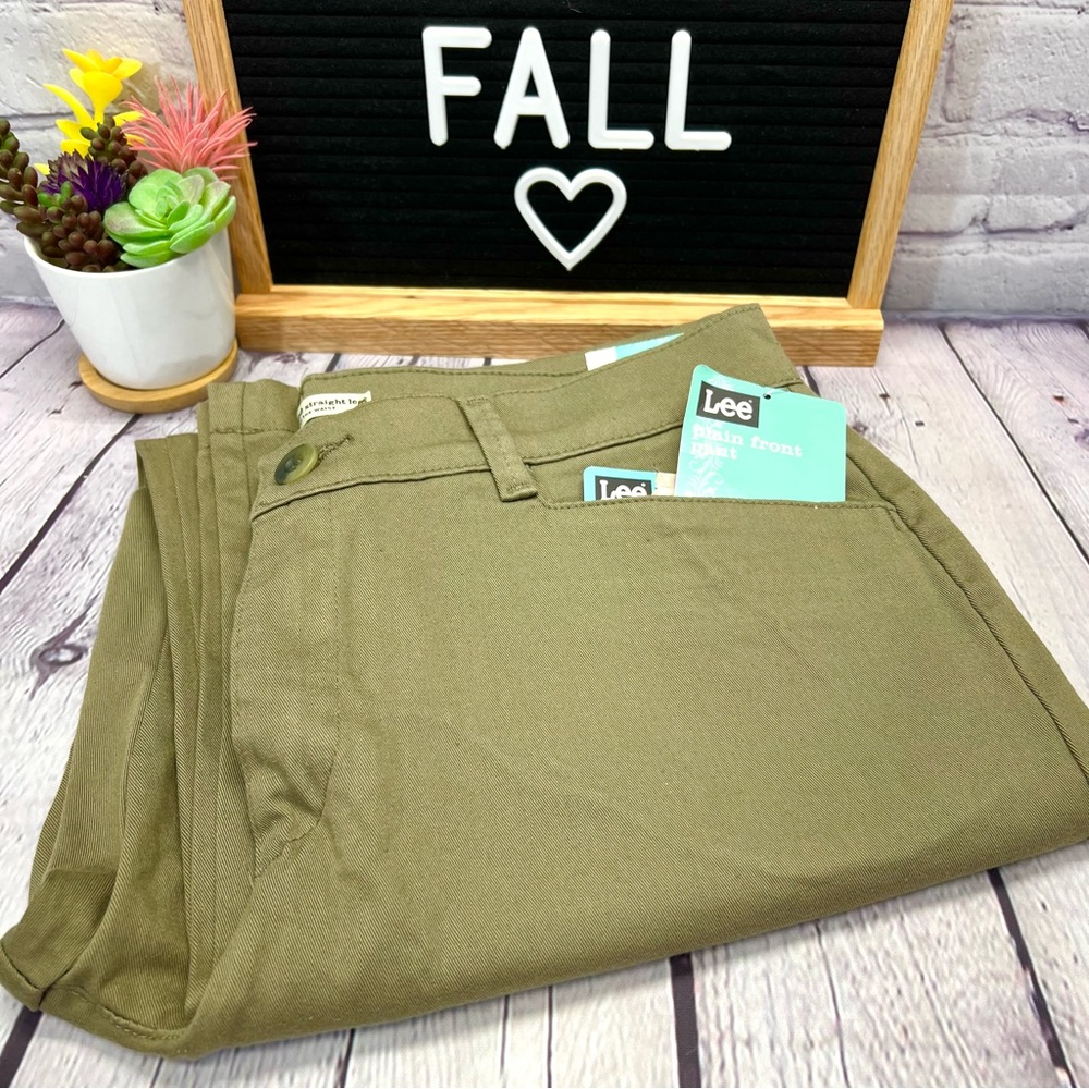 LEE Plain Front Relaxed Straight Leg Pants-NWT